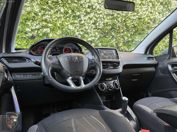 PEUGEOT 208 1.2 BENZİN OTOMATİK