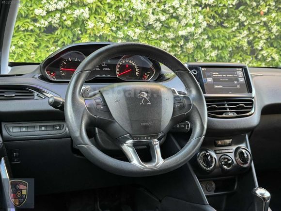 PEUGEOT 208 1.2 BENZİN OTOMATİK