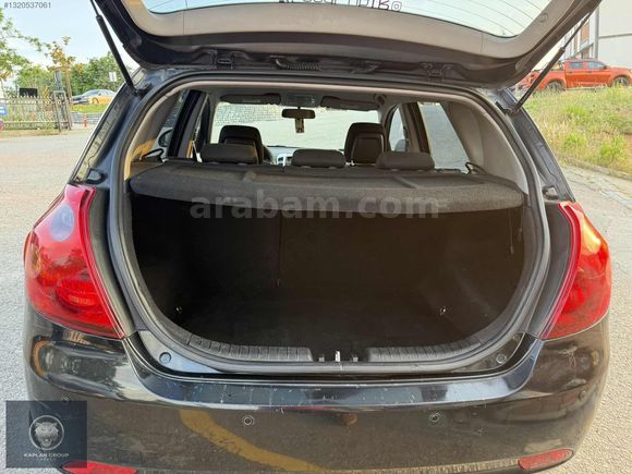 Yakıt Cimrisi Otomatik Kia Ceed - 207 Bin Km -