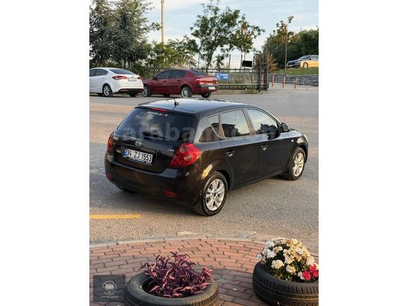 Yakıt Cimrisi Otomatik Kia Ceed - 207 Bin Km -