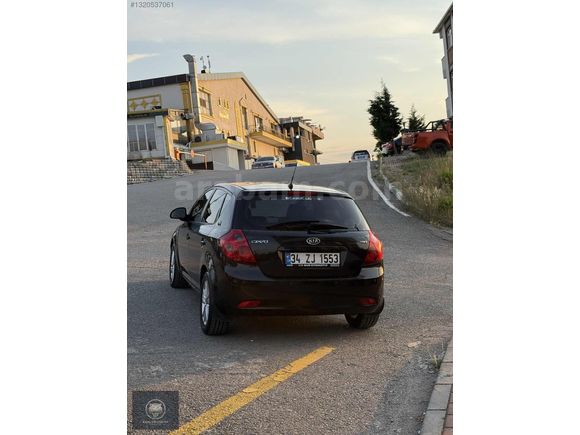 Yakıt Cimrisi Otomatik Kia Ceed - 207 Bin Km -