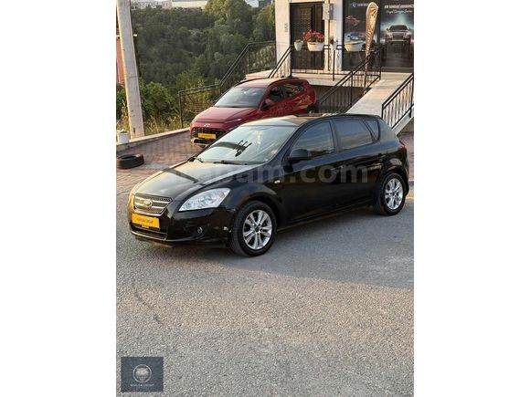 Yakıt Cimrisi Otomatik Kia Ceed - 207 Bin Km -