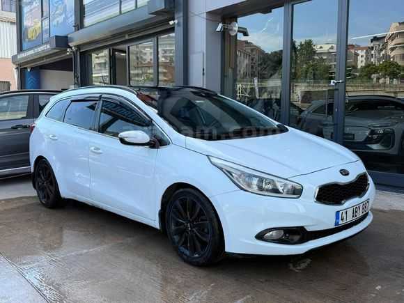 BAKIMLI FULL+FULL KIA CEED / CAM TAVAN / OTOMATİK / 238.000 KM