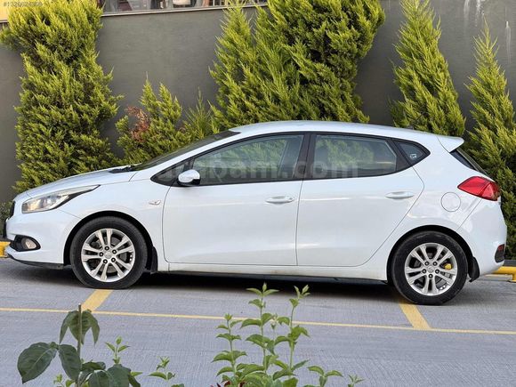2014 İLK SAHİBİNDENN /DEĞİŞENSİZ /TEMİZ OTOMATİK / KİA CEED