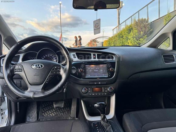 2014 İLK SAHİBİNDENN /DEĞİŞENSİZ /TEMİZ OTOMATİK / KİA CEED