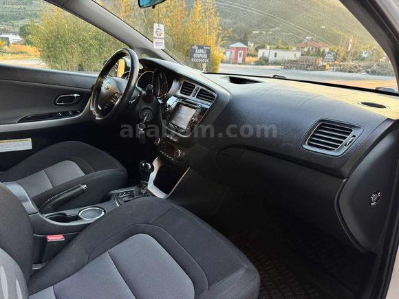2014 İLK SAHİBİNDENN /DEĞİŞENSİZ /TEMİZ OTOMATİK / KİA CEED