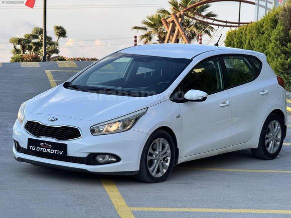 2014 İLK SAHİBİNDENN /DEĞİŞENSİZ /TEMİZ OTOMATİK / KİA CEED
