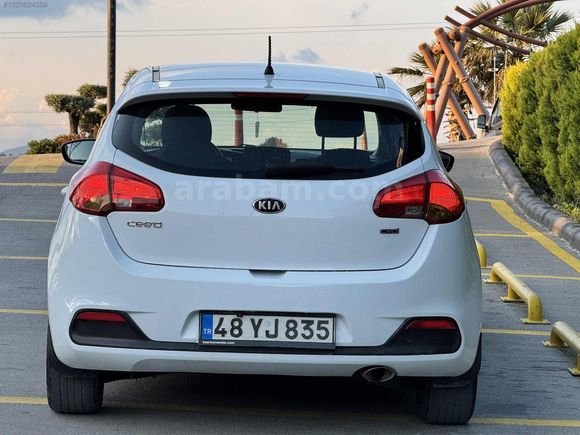 2014 İLK SAHİBİNDENN /DEĞİŞENSİZ /TEMİZ OTOMATİK / KİA CEED