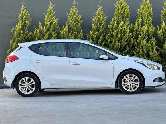 2014 İLK SAHİBİNDENN /DEĞİŞENSİZ /TEMİZ OTOMATİK / KİA CEED