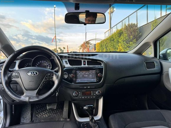 2014 İLK SAHİBİNDENN /DEĞİŞENSİZ /TEMİZ OTOMATİK / KİA CEED