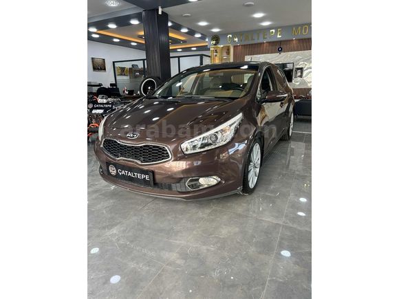 Kia Cee'd 1.6CRDI Concept Plus Otomatik Sunroof cam tavan128 HP