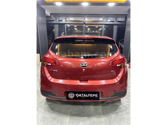 Kia Cee'd 1.6 CRDI Premium Otomatik - Cam Tavan STAR STOP