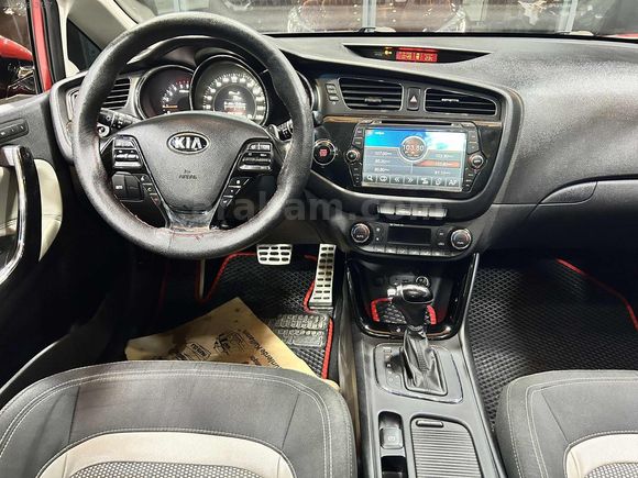 Kia Cee'd 1.6 CRDI Premium Otomatik - Cam Tavan STAR STOP