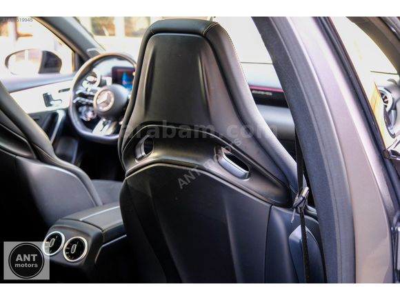 HATASIZ BAYİ 2023 MERCEDES A 45s AMG PERFORMANCE+AERODYNAMIC KIT