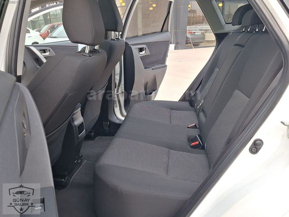 OTOMATİK VİTES 1.6 CAM TAVANLI AURİS