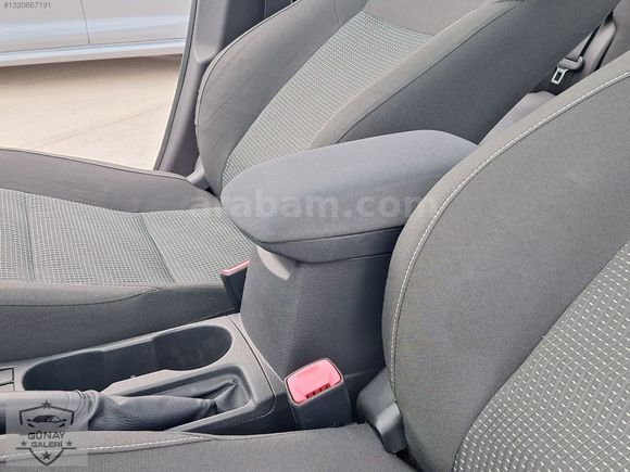 OTOMATİK VİTES 1.6 CAM TAVANLI AURİS
