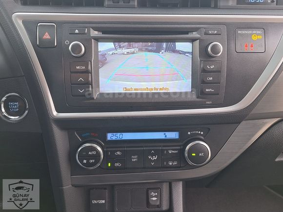 OTOMATİK VİTES 1.6 CAM TAVANLI AURİS
