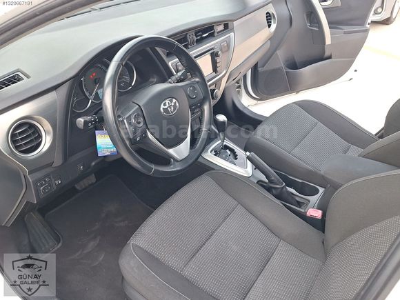 OTOMATİK VİTES 1.6 CAM TAVANLI AURİS