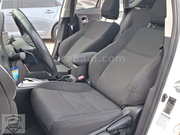 OTOMATİK VİTES 1.6 CAM TAVANLI AURİS