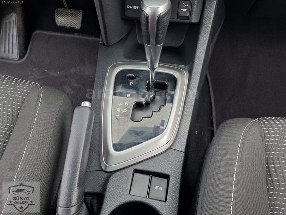 OTOMATİK VİTES 1.6 CAM TAVANLI AURİS