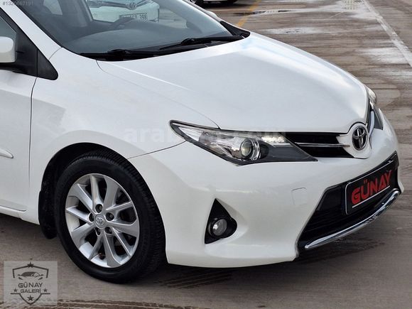 OTOMATİK VİTES 1.6 CAM TAVANLI AURİS