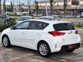 OTOMATİK VİTES 1.6 CAM TAVANLI AURİS