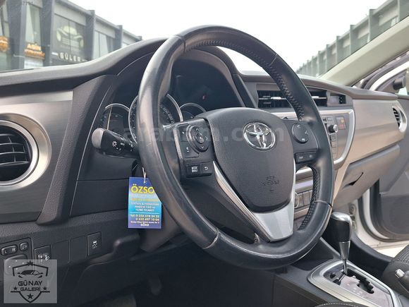 OTOMATİK VİTES 1.6 CAM TAVANLI AURİS