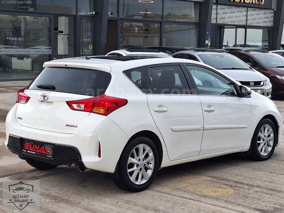 OTOMATİK VİTES 1.6 CAM TAVANLI AURİS