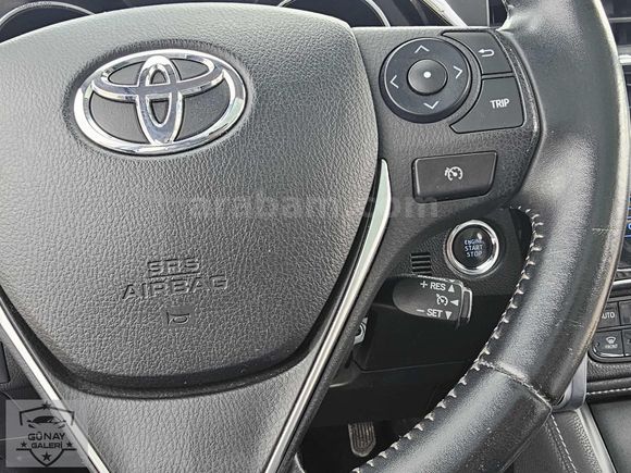 İLK ELDEN 1.6 OTOMATİK VİTES MAKYAJLI KASA AURİS