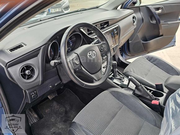 İLK ELDEN 1.6 OTOMATİK VİTES MAKYAJLI KASA AURİS