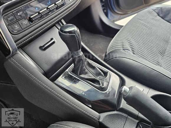 İLK ELDEN 1.6 OTOMATİK VİTES MAKYAJLI KASA AURİS