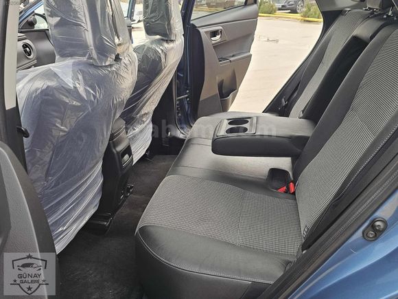 İLK ELDEN 1.6 OTOMATİK VİTES MAKYAJLI KASA AURİS