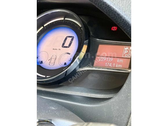 HATASIZ//BAKIMLI//2015 MODEL//230 BİN KM//1.5 DCI//İCON/OTOMATİK