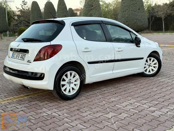 207 PEJO 2007 MODEL CAM TEMİZLİKTE
