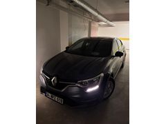 Sahibinden Kapalı Otopark Arabası Renault Megane Düşük Km