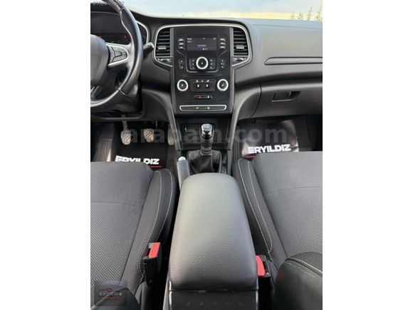 2021 RENAULT MEGAN BOYASIZ 1.3 TCE