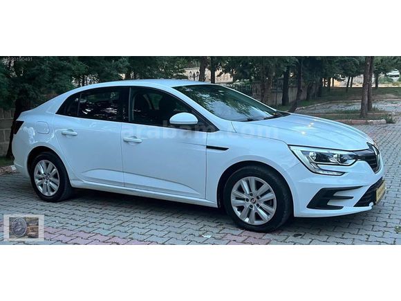 HATASIZ BOYASIZ TRAMERSİZ DÜŞÜK KM MEGANE 4