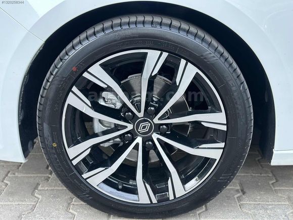 ÇAPRAK AUTO-RENAULT MEGANE 1.3TCE JOY HATASIZ EMSALSİZ 115.km
