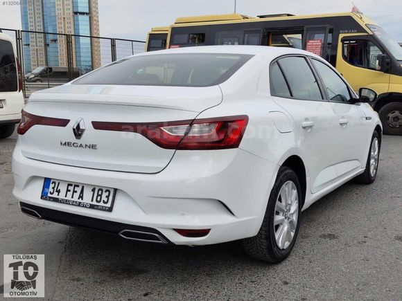 2022 MODEL 140 BİN KM DE BENZİN OTOMATİK