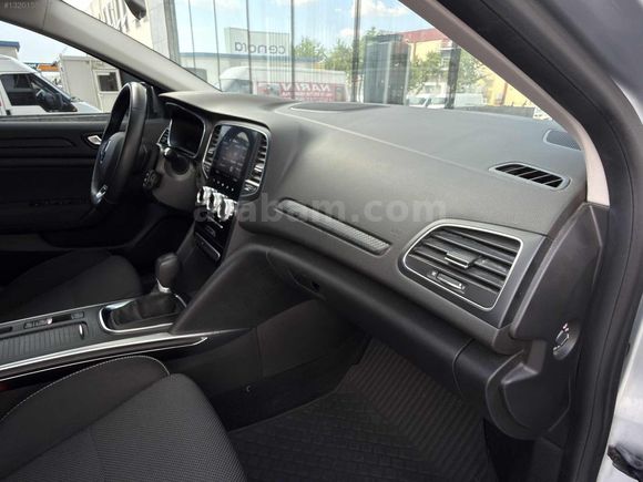 2023 RENAULT MEGANE TOUCH 1.3 TCE OTOMATİK 140 HP