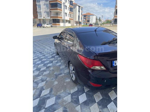 Sahibinden Hyundai Accent Blue 1.4 D-CVVT Mode Plus 2015 Model 