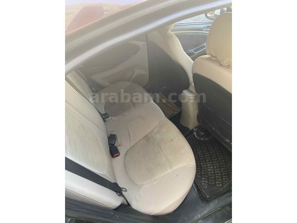 Sahibinden Hyundai Accent Blue 1.4 D-CVVT Mode Plus 2015 Model 