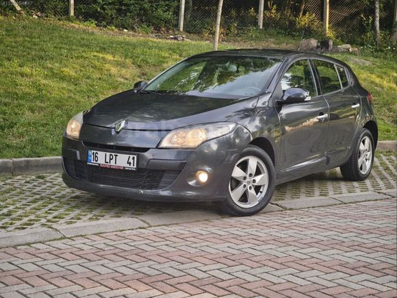 RENAULT MEGANE 3 1.5 DCI EDC DYNAMIQUE OTOMATİK