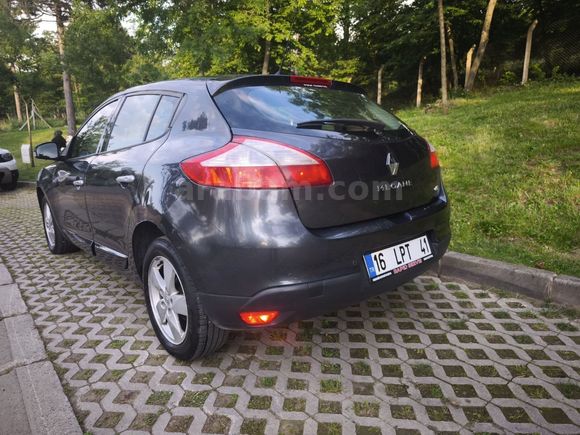 RENAULT MEGANE 3 1.5 DCI EDC DYNAMIQUE OTOMATİK