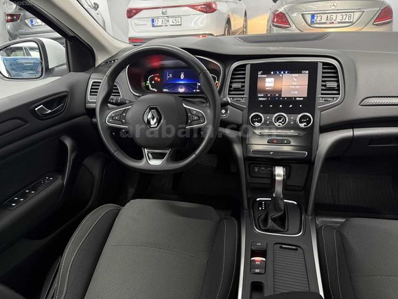 2023 1.3 TCE TOUCH EDC OTOMATİK 80 BİNDE GARANTİLİ