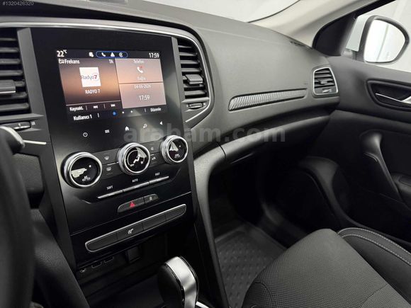 2023 1.3 TCE TOUCH EDC OTOMATİK 80 BİNDE GARANTİLİ