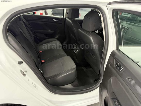 2023 1.3 TCE TOUCH EDC OTOMATİK 80 BİNDE GARANTİLİ