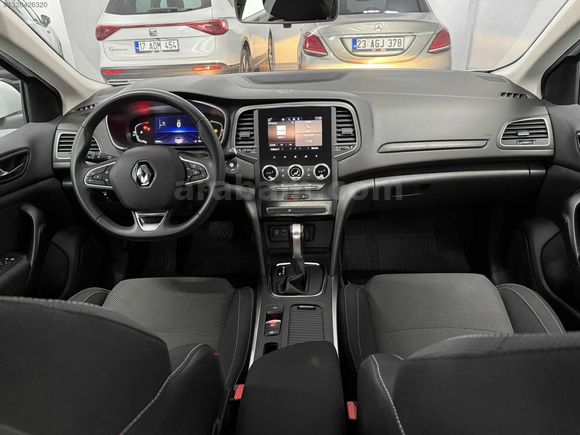 2023 1.3 TCE TOUCH EDC OTOMATİK 80 BİNDE GARANTİLİ