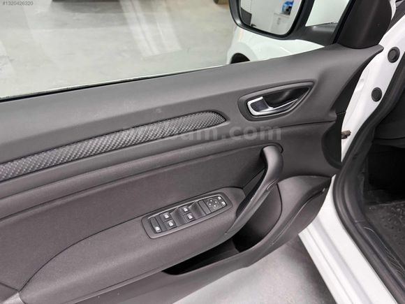 2023 1.3 TCE TOUCH EDC OTOMATİK 80 BİNDE GARANTİLİ