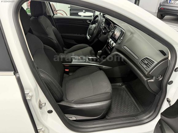 2023 1.3 TCE TOUCH EDC OTOMATİK 80 BİNDE GARANTİLİ